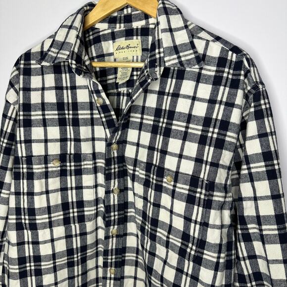 Eddie Bauer Men's Dark Blue Flannel Button Down Warm Shirt Large - Picture 2 of 5